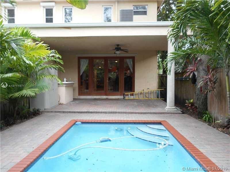 1st image of 3091 Oak Ave #3091