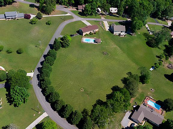 2nd image of 51 Bryan Cir SE