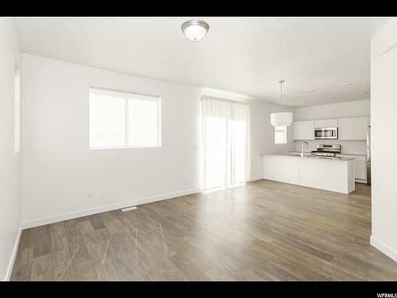 4th image of 569 N 290 E