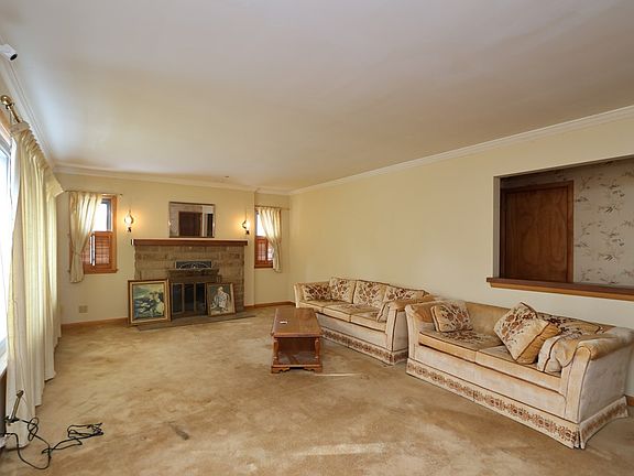 3rd image of 240 Clymer Ave