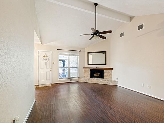 2nd image of 1615 Pecan Hollow St