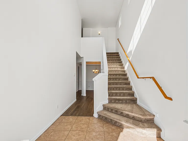 18314 115th Ave E — Photo 2