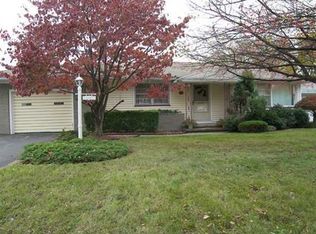 186 Southampton Dr, Rochester, NY 14616