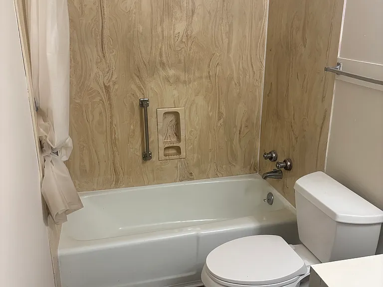 837 N 6th St #6 — Photo 10
