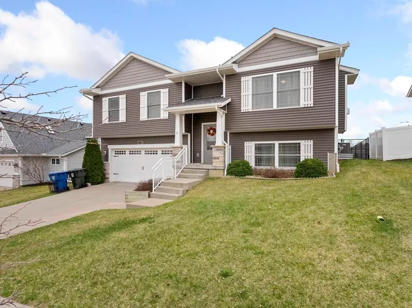 1229 W 62nd St, Davenport, IA 52806