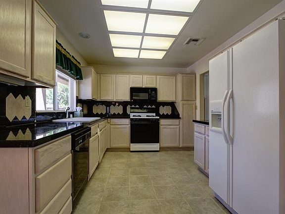 5th image of 3029 Hawksdale Dr