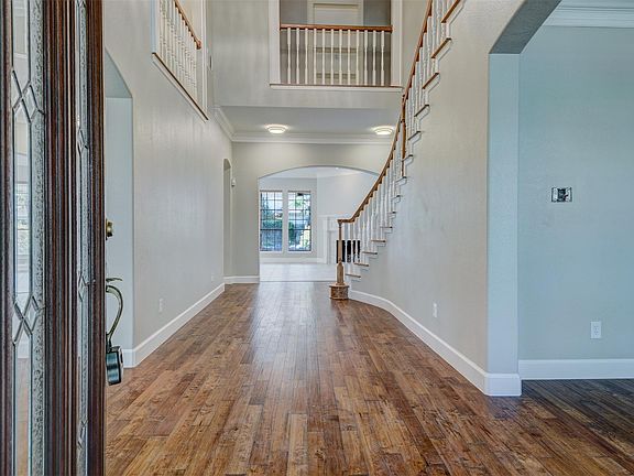 4th image of 3202 Oakland Dr