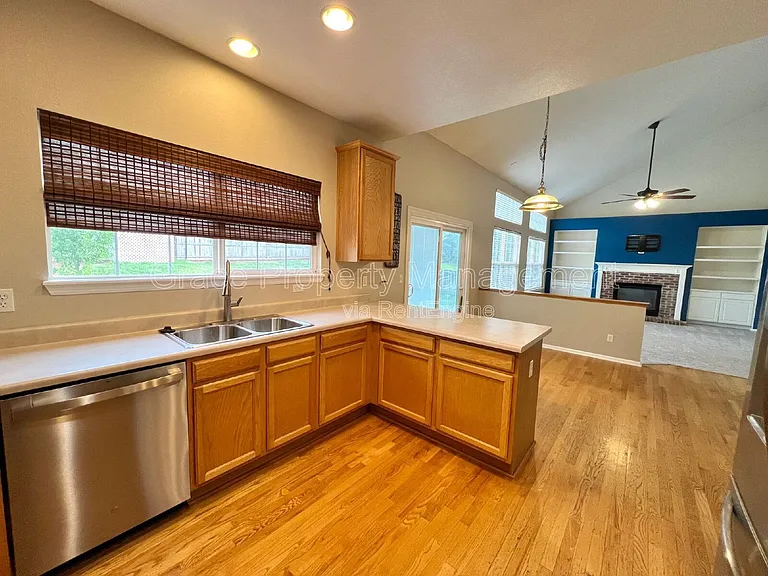 22192 Pebble Brook Ln — Photo 9