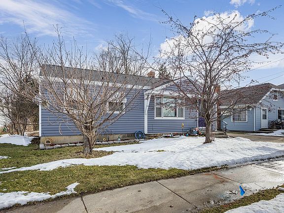 2nd image of 2209 W Court St