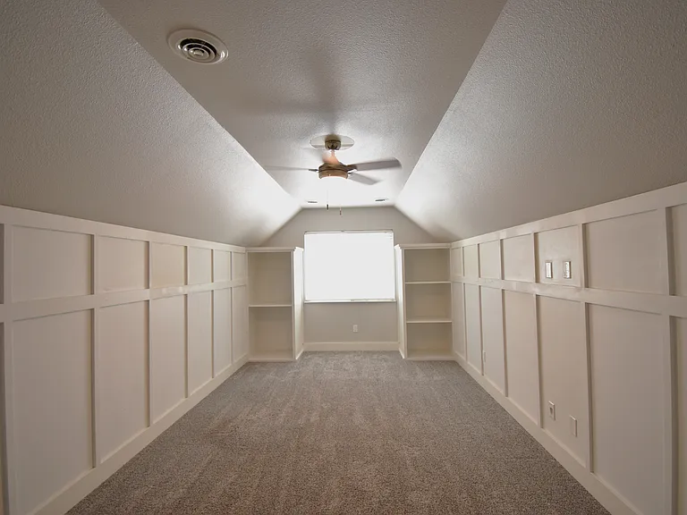 354 E Carver Dr — Photo 20