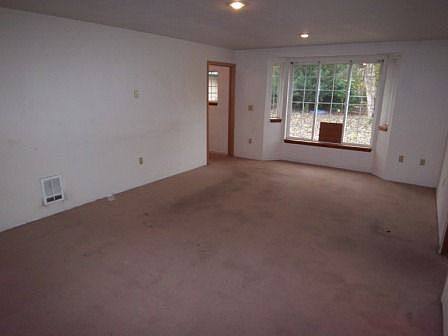 3rd image of 1420 Lawrence Ave