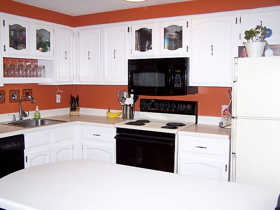 4th image of 41273 Lehigh Ln
