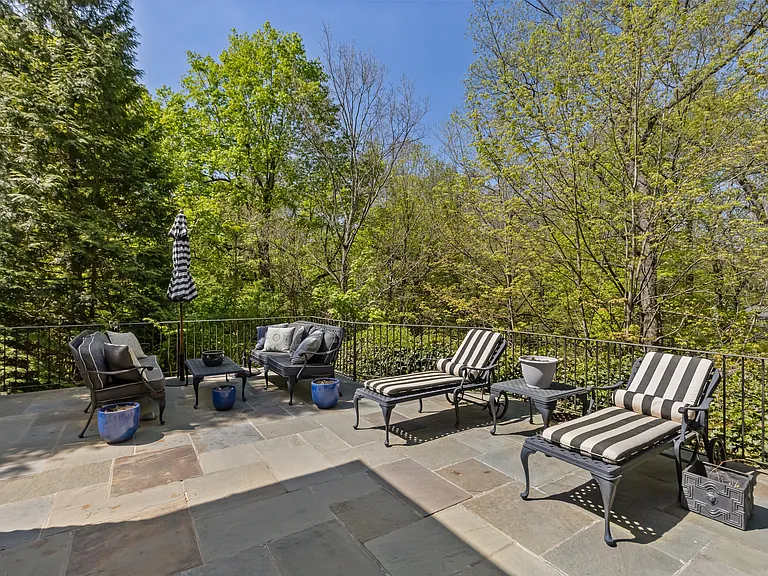59 Cat Rock Rd — Photo 43