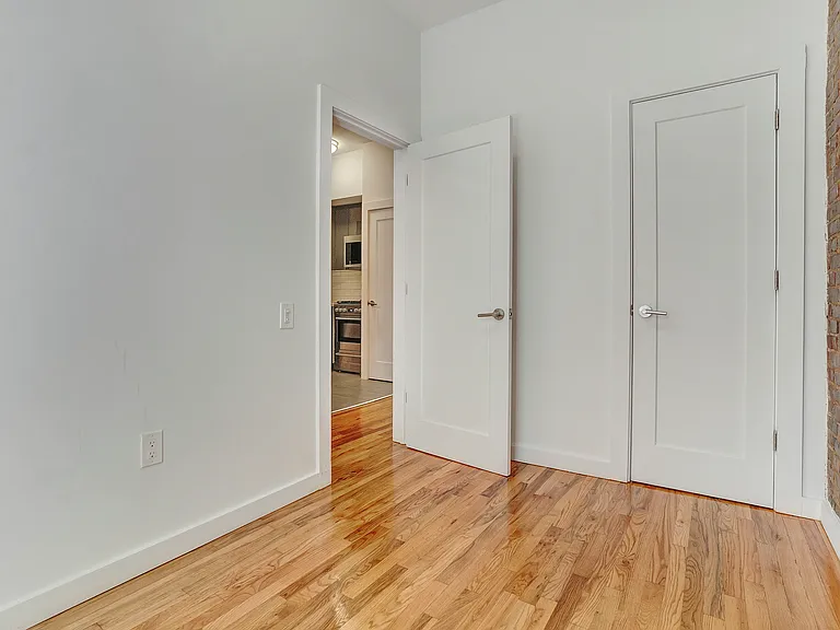 364 W 51st St #1R — Photo 6