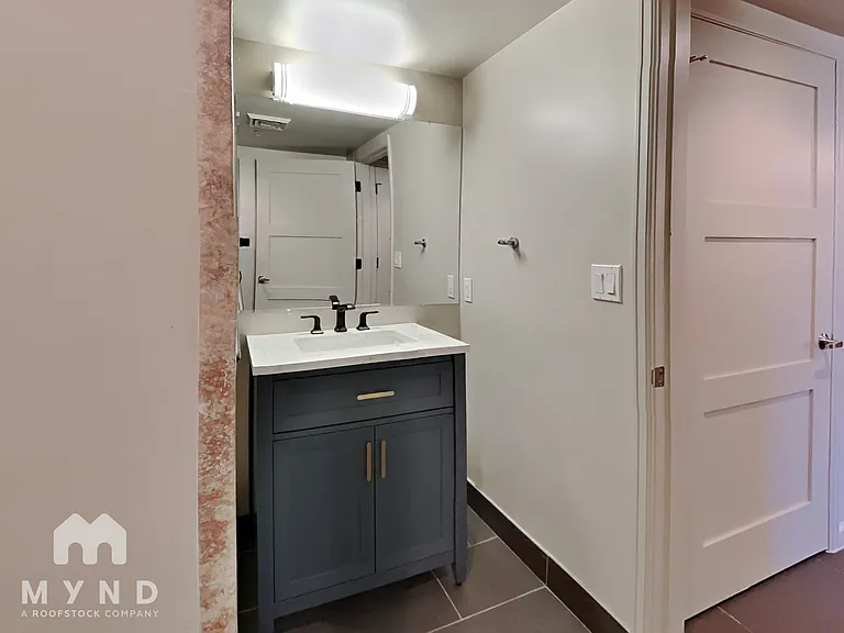 535 W Thomas Rd #405 — Photo 8