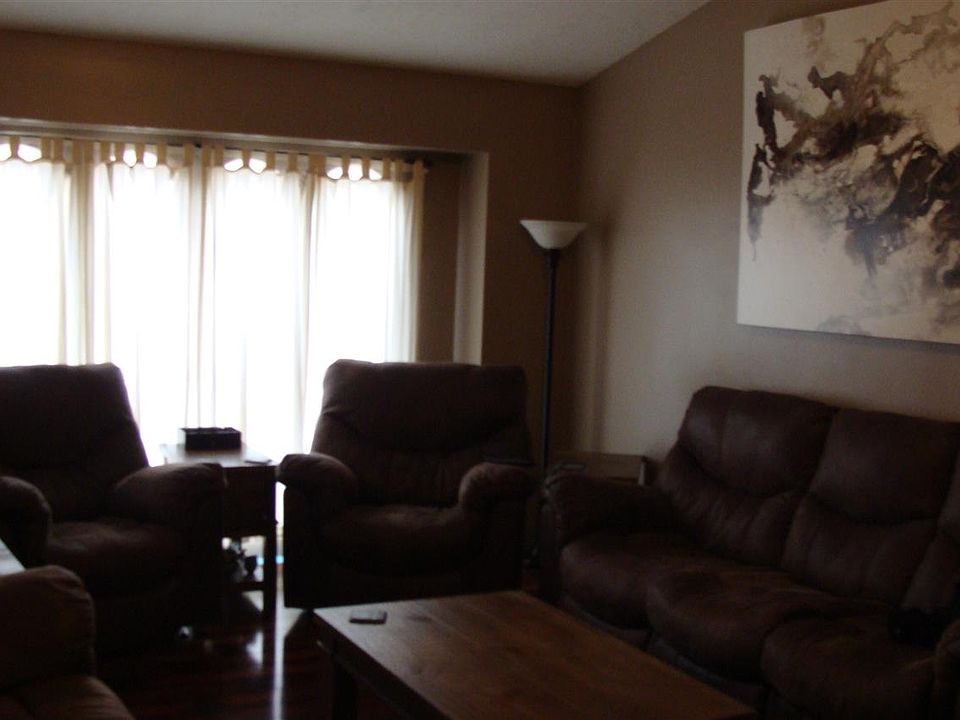 1st image of 914 Freeland Dr