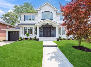 35 Birchwood Park Dr, Syosset, NY 11791