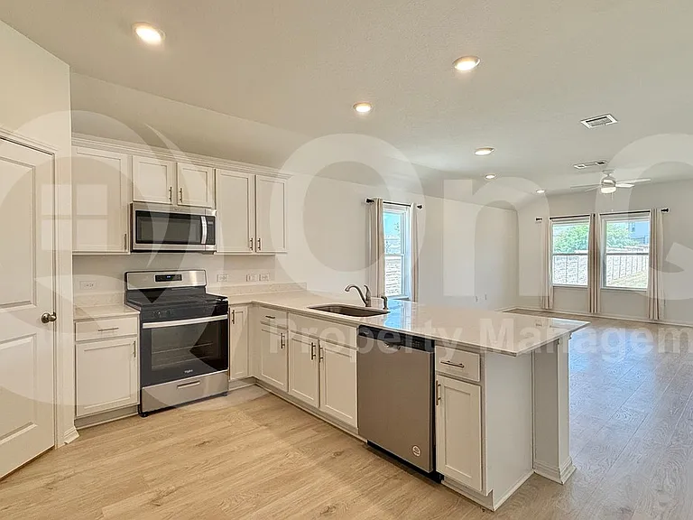 792 Lake Sweetwater Ln — Photo 5