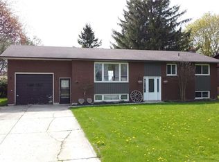 660 Queen St S, Minto, ON N0G 2P0