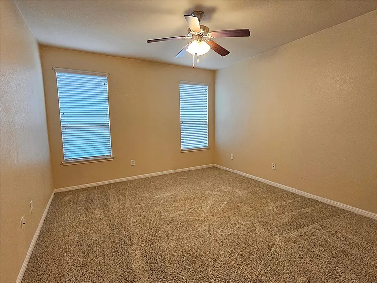 808 Lost Pines Ln — Photo 16
