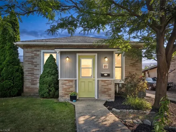 11 Brook St, Cambridge, ON N1R 4B9