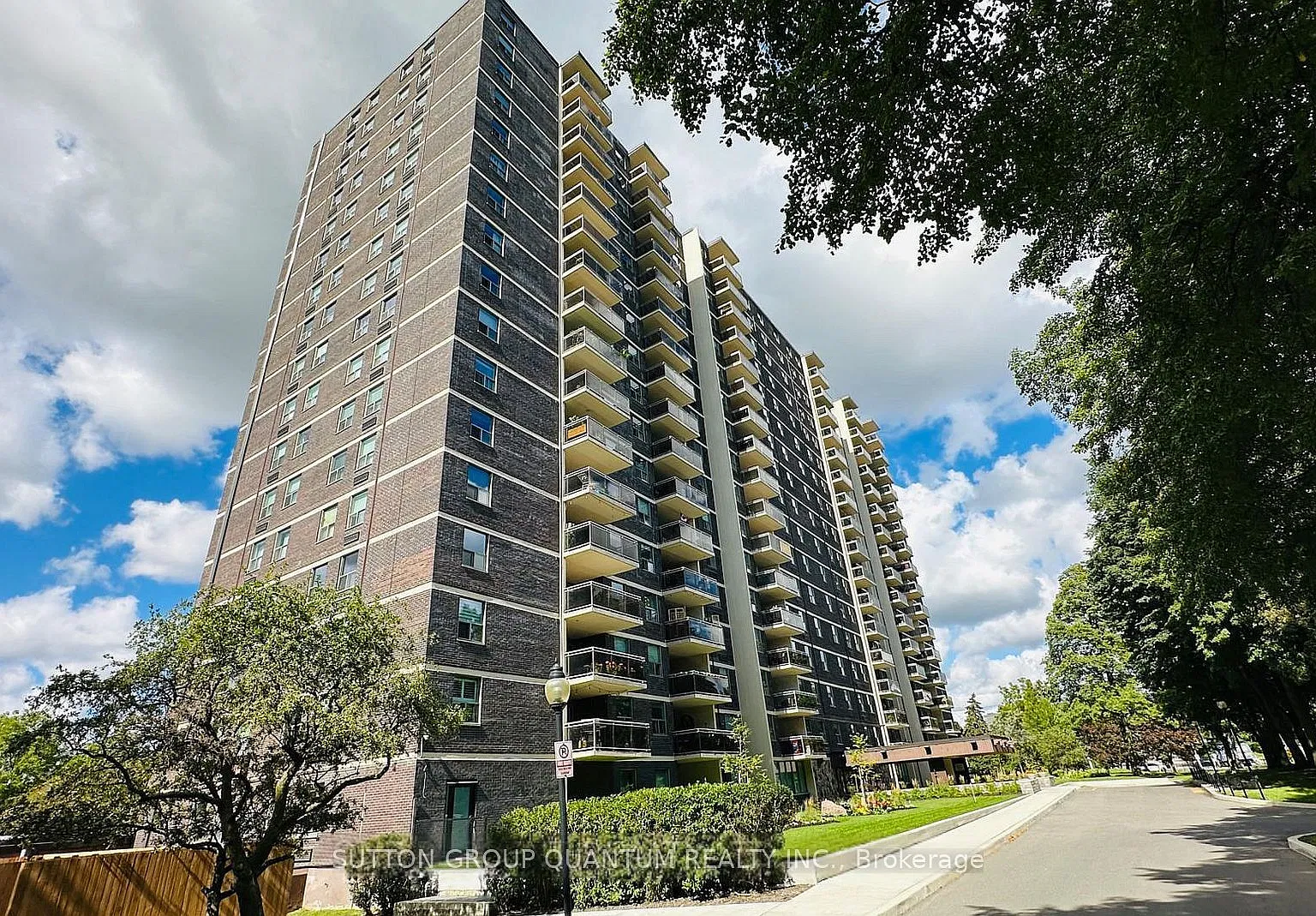 3 bed, $3,075 — Photo 1