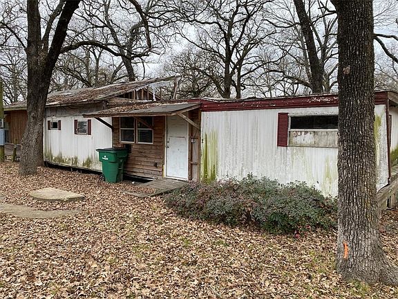 4th image of 15424 Nichols Ln