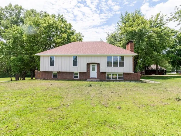 5 Tara Ln, Faucett, MO 64448