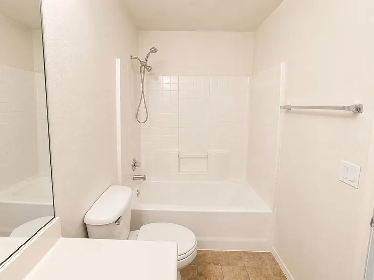 8101 Kempston Ct — Photo 12