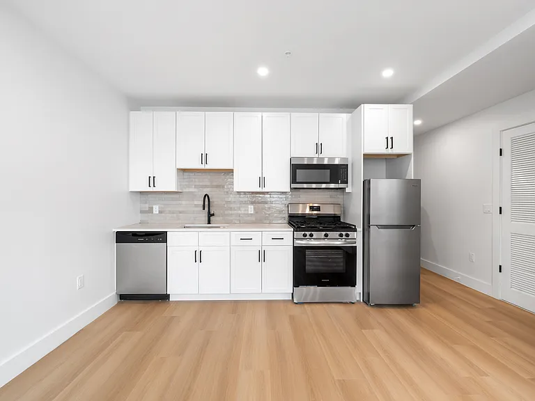 3372 Johnston Ave #307 — Photo 11