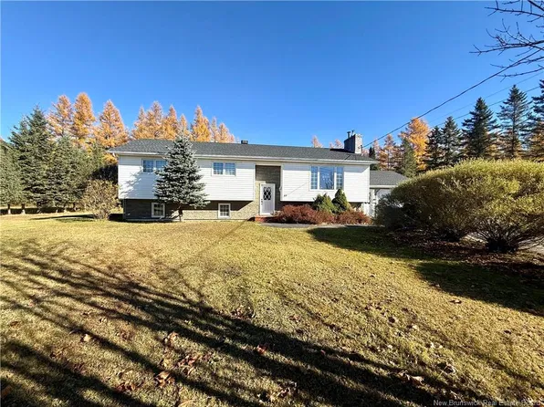 45 Des Ormes St, Haut Madawaska, NB E7A 1T3