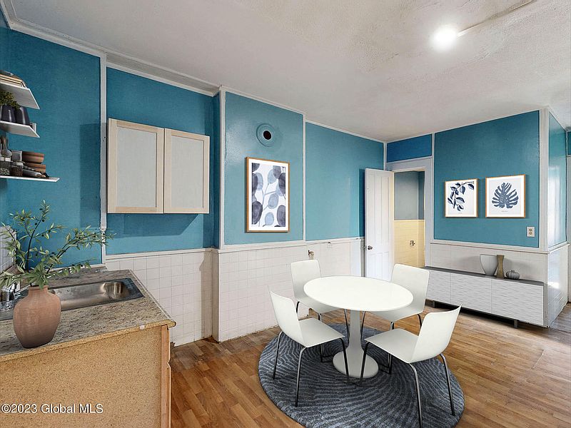 4th image of 3009-3011 7th Avenue