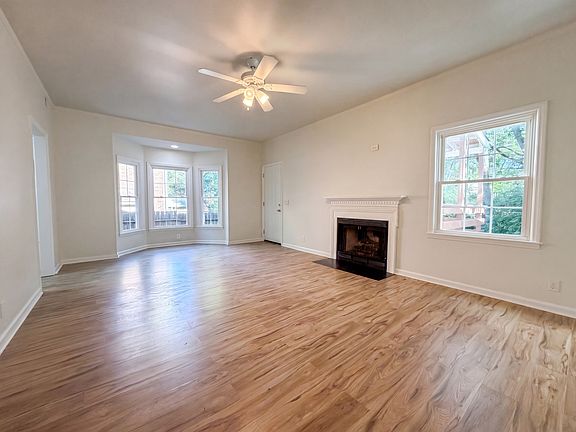 3rd image of 1109 Mary Evelyn Ct