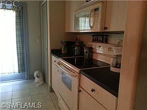 5th image of 213 NW 9th Ter