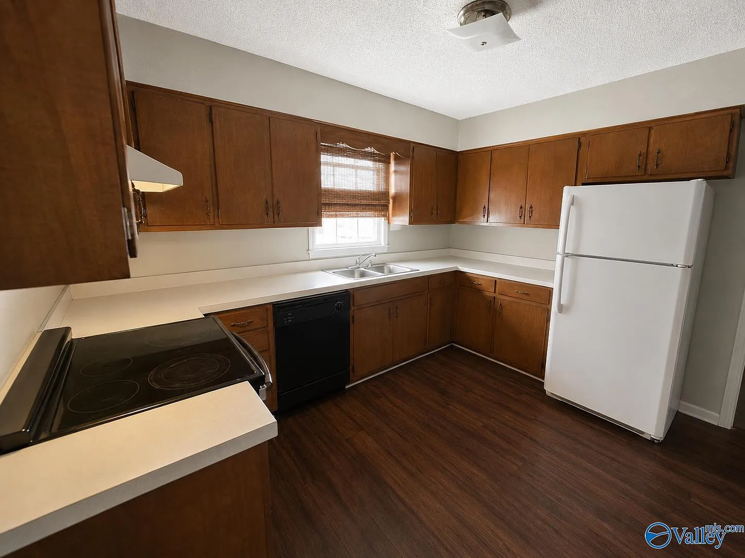 1 bed, 1.0 bath, 1612 sqft, $825 — Photo 3