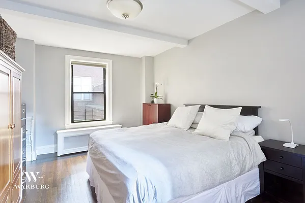 Sold by Warburg | media 14