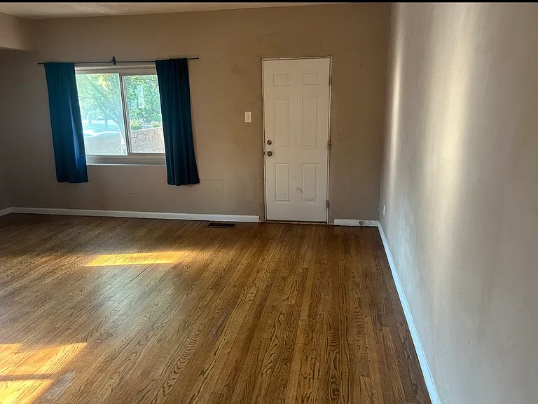 1630 Roma Ave NE — Photo 6