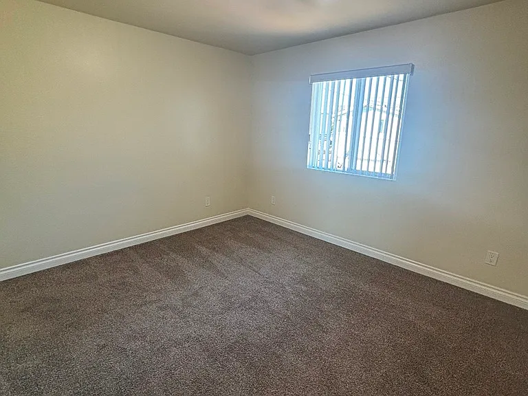 347 E 118th Pl — Photo 6