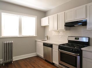 710 1/2 N Austin Blvd APT 2E, Oak Park, IL 60302