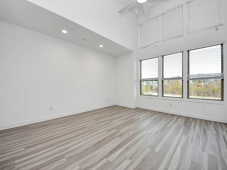 18716 Centro Main St #B — Photo 24