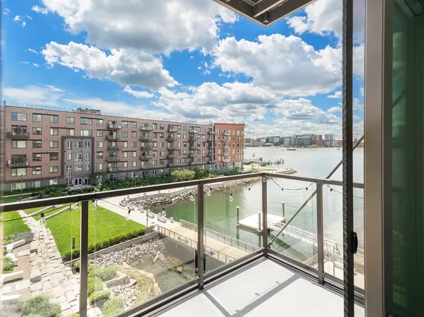 65 Lewis St APT 401, Boston, MA 02128