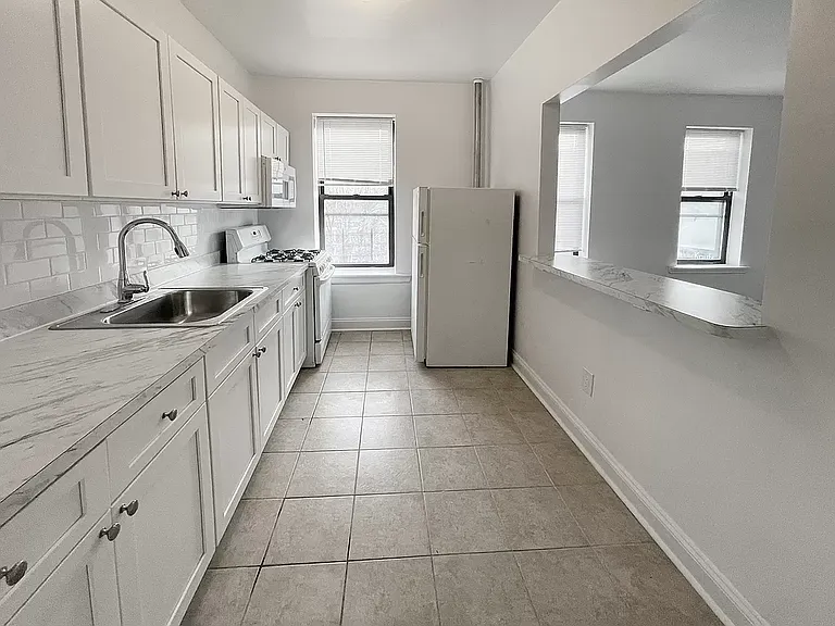32-86 35th St #304 — Photo 1