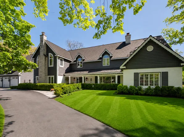 2 Hickory Ln, Northbrook, IL 60062