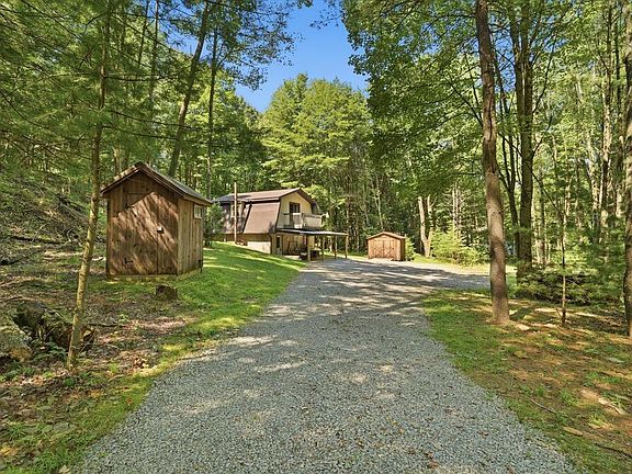 2nd image of 839 Maple Grove Rd