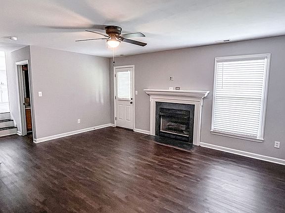 4th image of 805 Zapata Ln