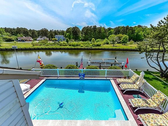 Relaxing Saltwater Pool
