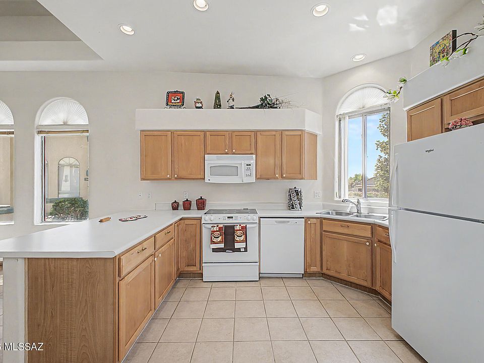 1st image of 2423 W Via Di Silvio