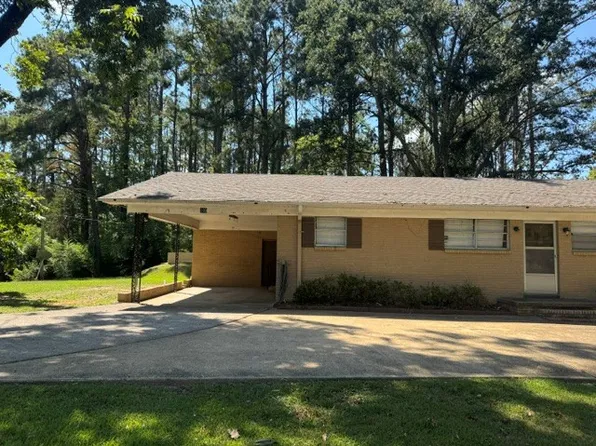 109 N Glenfield Rd, New Albany, MS 38652