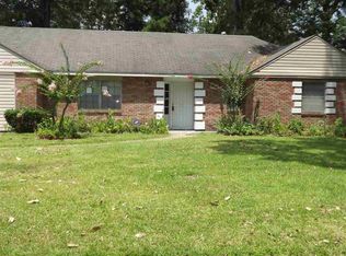 1322 Deerfield Ln, Jackson, MS 39211