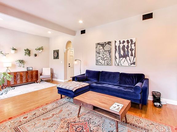 3rd image of 4707 N Kenmore Ave APT 2S